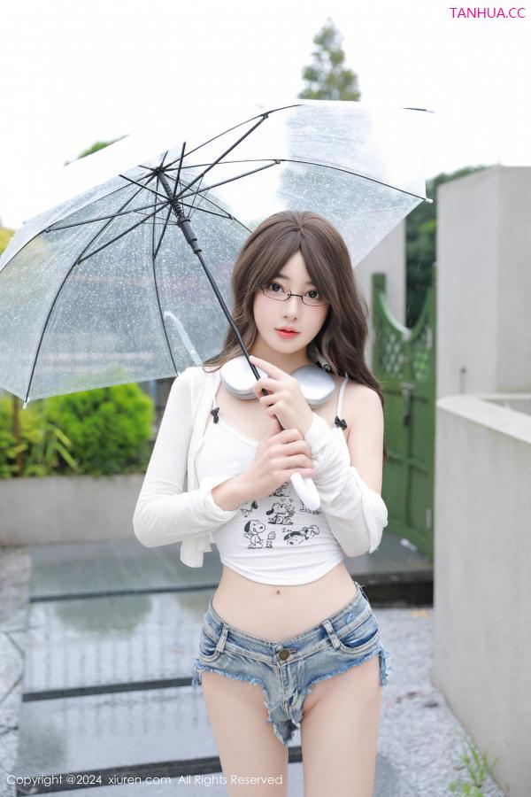[XiuRen]高清写真图 2024.08.02 No.8964 桃妖夭 眼镜美少女